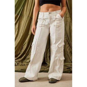 URBAN OUTFITTERS Women's Denim Y2K Cargo Jeans Size 30 In White